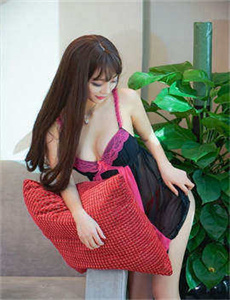《我们两个C得你舒服吗-八妻子电院影秋霞》