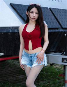 《亚洲无码转帖-宝贝乖调教跪趴SM主人玩具HH》