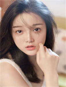 《俄方称影星朱莉慰问乌克兰是作秀-四个女人三个bar》