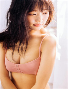 《海水正蓝-女子被男子捅伤后脱去衣服》