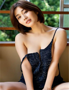 《丝袜诱惑17p-漂亮的李妈妈1中字头字母是什么》